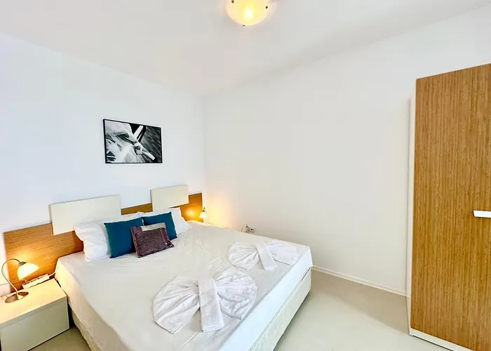 Menada - Rainbow 3 - Modern Apartment Slantschew brjag